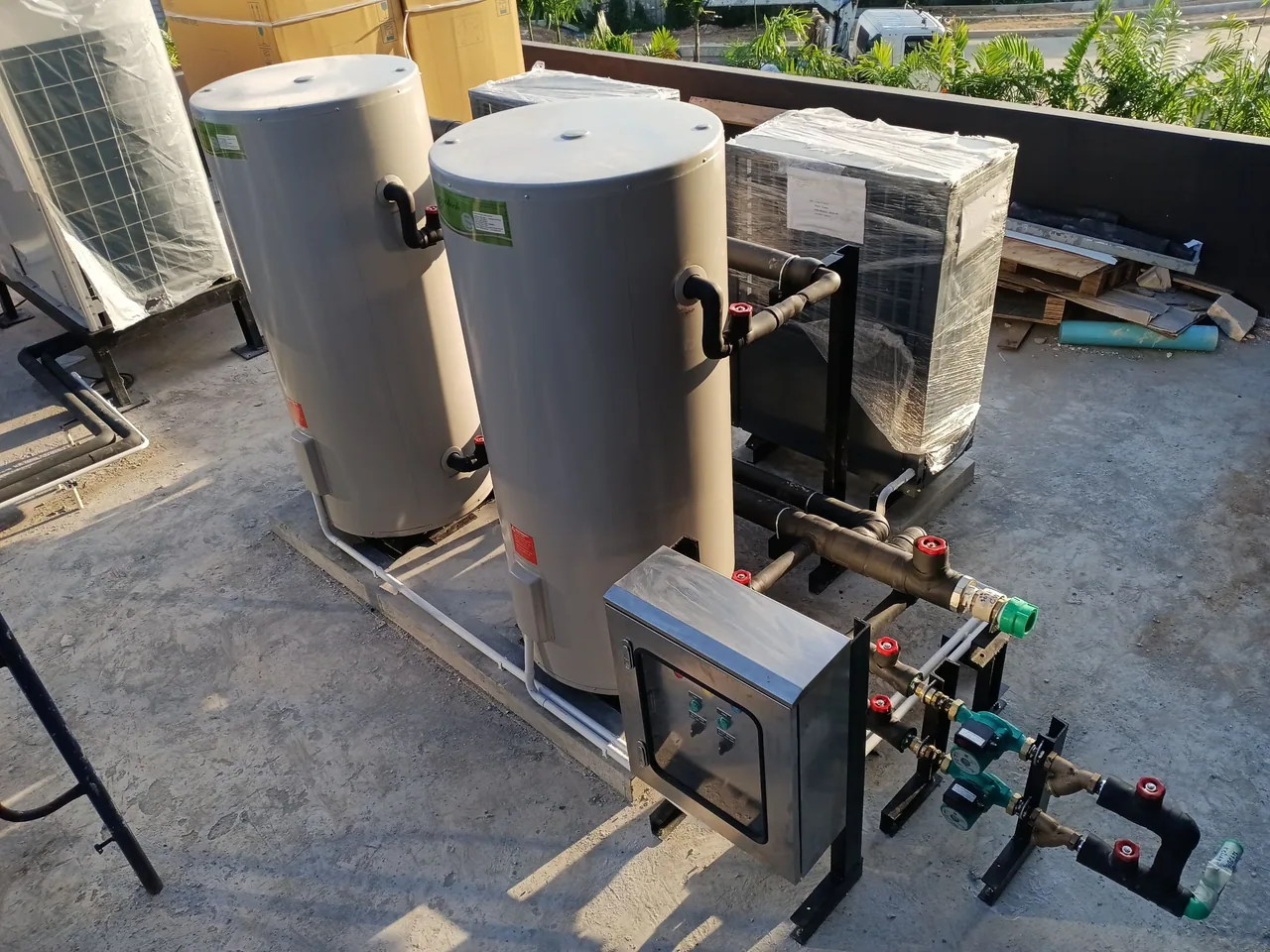 Heat Pump น้ำร้อนครัวกลางโรงแรม-ร้านอาหาร: เครื่องล้างจานอุตสาหกรรมไม่สะดุด ได้มาตรฐานสุขอนามัย