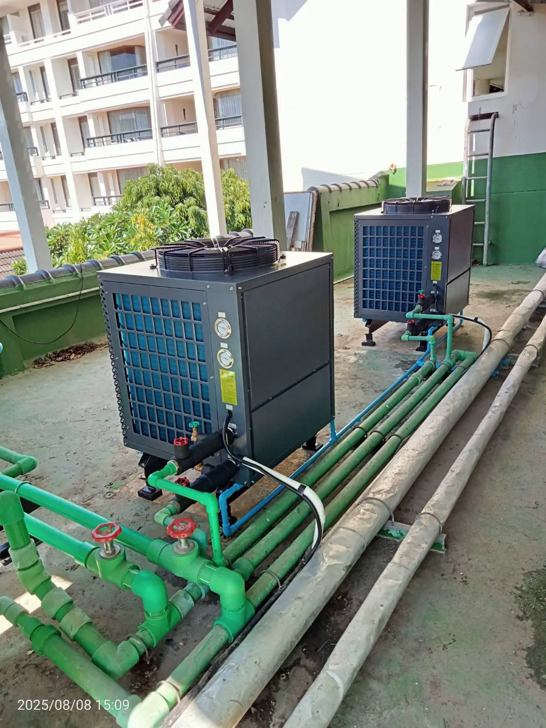 ติดตั้ง Ecotech Heat Pump 500 ลิตร/ชม. 2 เครื่อง โรงแรม 5 ดาว หาดป่าตอง ภูเก็ต (ชุดที่สองของโรงแรม) - รูปที่ 2