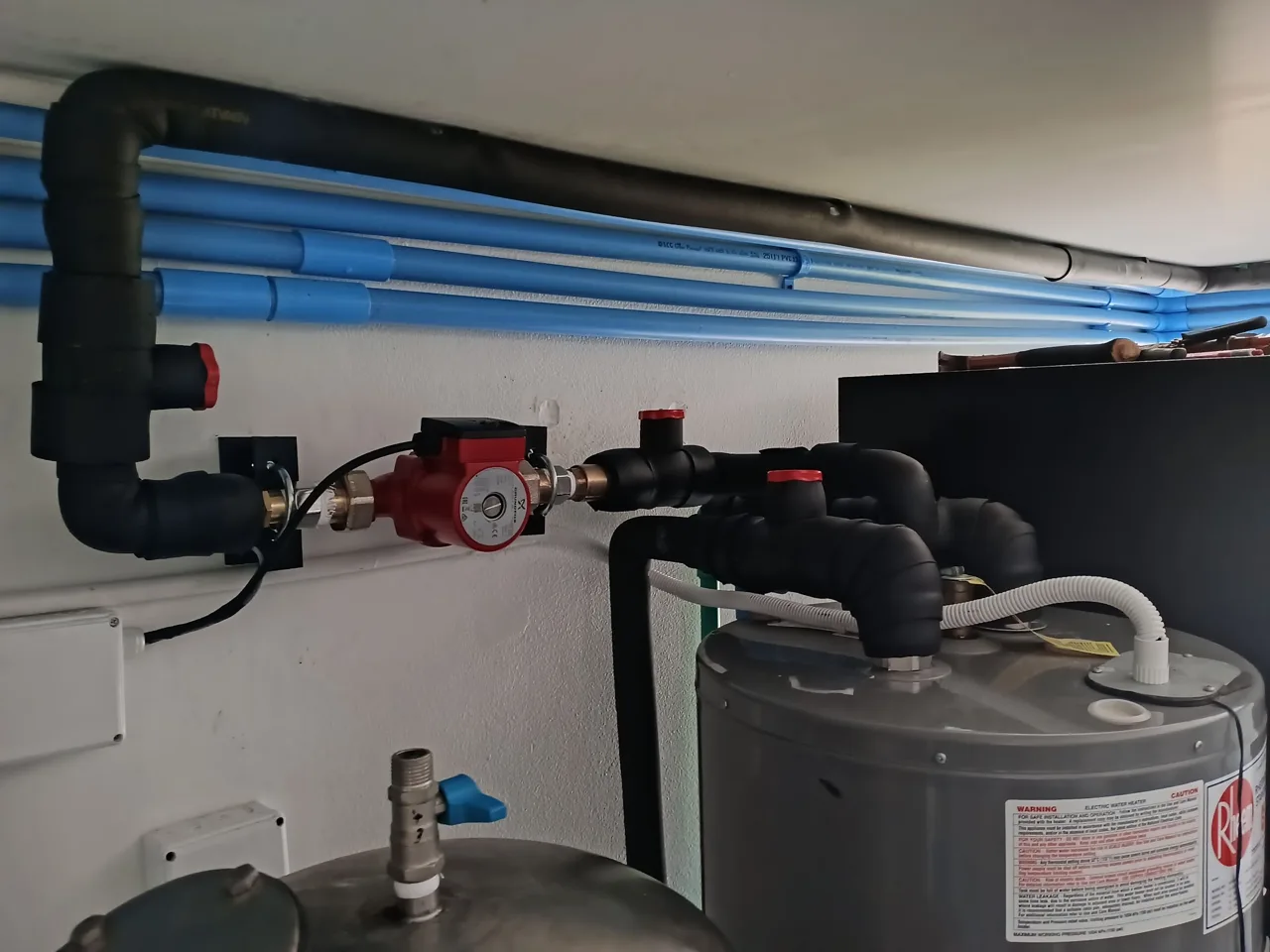 ติดตั้งเครื่องทำน้ำร้อนหม้อต้ม Rheem 200 ลิตร พร้อมระบบควบคุม IoT — Pool Villa เกาะสมุย จ.สุราษฎร์ธานี - รูปที่ 6