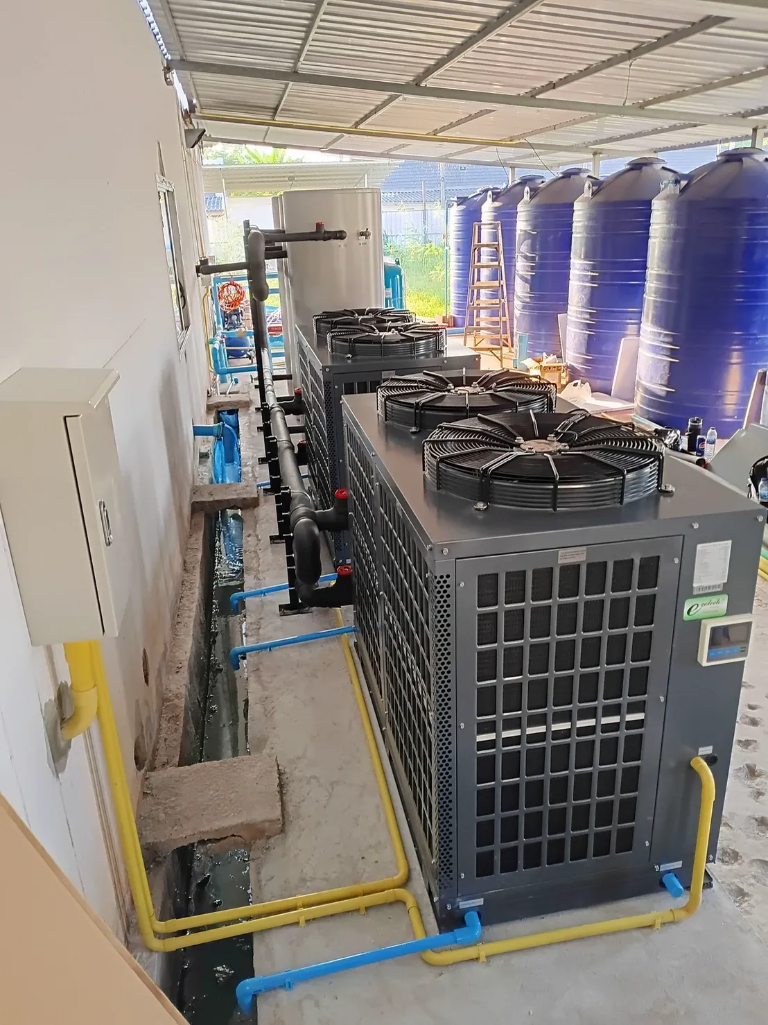 ติดตั้ง Ecotech Heat Pump 1000 ลิตร/ชม. 2 เครื่อง น้ำร้อน 70°C โรงงานซักอบรีด จ.สุราษฎร์ธานี (ซักผ้าฆ่าเชื้อให้โรงพยาบาลรัฐ) - รูปที่ 3