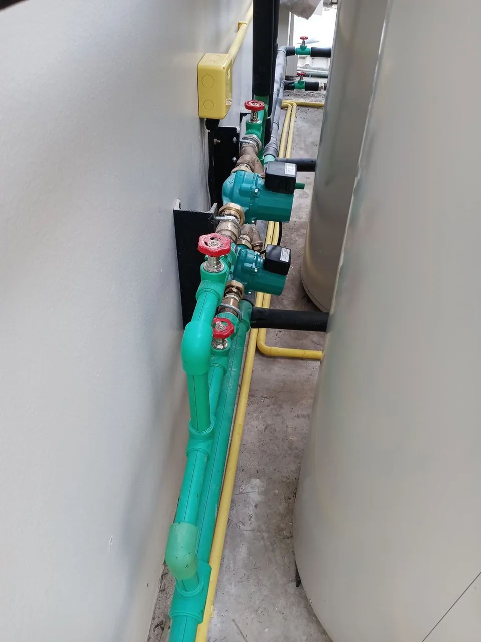 Renovate ระบบน้ำร้อนจากหม้อต้ม เป็น Ecotech Heat Pump — โรงแรม 5 ดาว หาดสุรินทร์ ภูเก็ต - รูปที่ 8